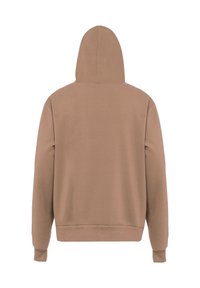 Brun hættetrøje med en blød tekstur, der har en pullover-design, ribbede mansjetter og en kengurulomme. Vist fra ryggen.