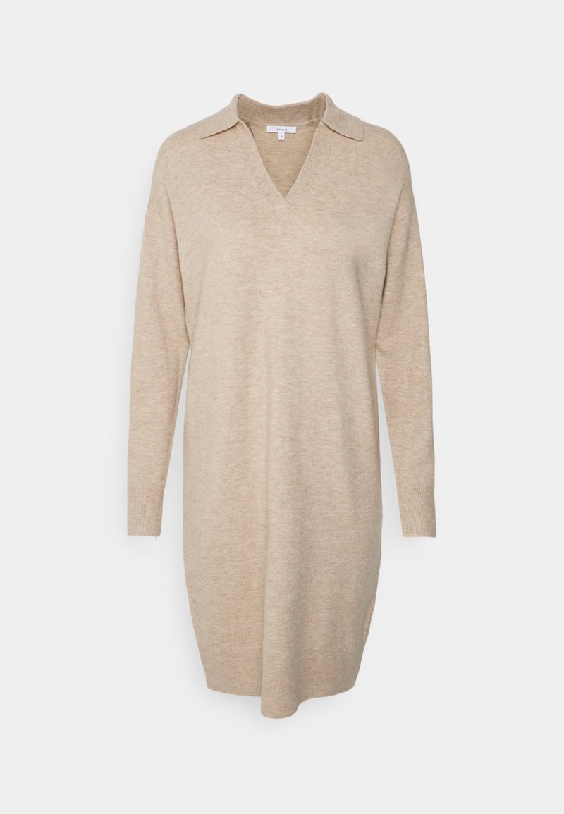 Robe-pull beige à manches longues en maille avec col et encolure en V, coupe droite, poignets côtelés et tissu doux texturé.