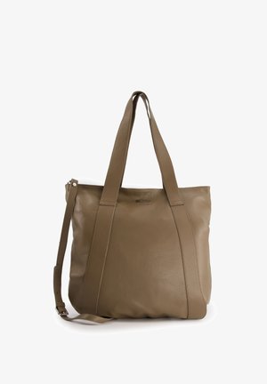 Sac fourre-tout en cuir marron avec finition texturée, poignées supérieures doubles et une bandoulière amovible ; design simple avec fermeture éclair.