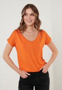 REGULAR FIT - Osnovna majica kratkih rukava - orange