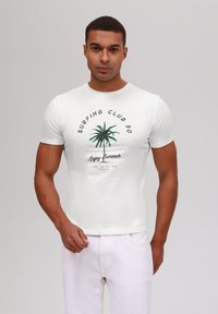 Pier One by Zalando - Print T-shirt - off-white Thumbnail Image 1