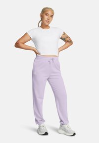 Under Armour RIVAL TERRY - Treniņtērpa apakšdaļas - salt purple