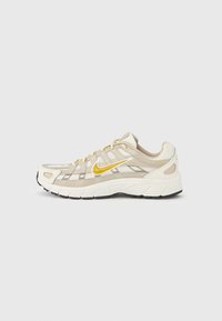 Nem kiválasztott, off-white