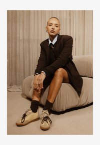 Δεν επιλέχθηκε, butter yellow