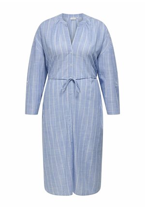 Robe bleu rayée avec manches longues, devant à boutons, encolure froncée et taille à nouer pour un ajustement réglable. Tissu doux avec une texture subtile.