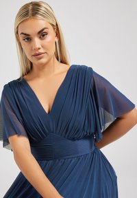 Yours Clothing PLEATED V-NECK MIDI - Vapaa-ajan mekko - navy