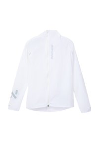 Biała kurtka przeciwdeszczowa z wysokim kołnierzem, pełnym zamkiem z przodu i odblaskowymi elementami na rękawach. Lekka, gładka w dotyku.