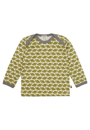 Langärmliges Shirt in hellgrün mit Wal-Muster, grauer Ausschnitt und Ärmelbündchen, aus Baumwollmaterial, mit einem Etikett an der Seite.