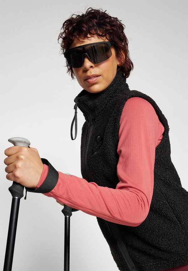 KIANA VEST - Waistcoat3