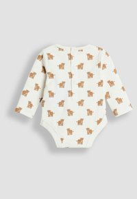 Weißes Langarm-Baby-Bodysuit mit braunen Tierdrucken und Rückenschnappknöpfen auf einem neutralen Hintergrund.