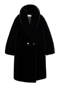 Manteau long en fausse fourrure noire avec large col châle et deux boutons visibles, présenté sur un fond blanc.
