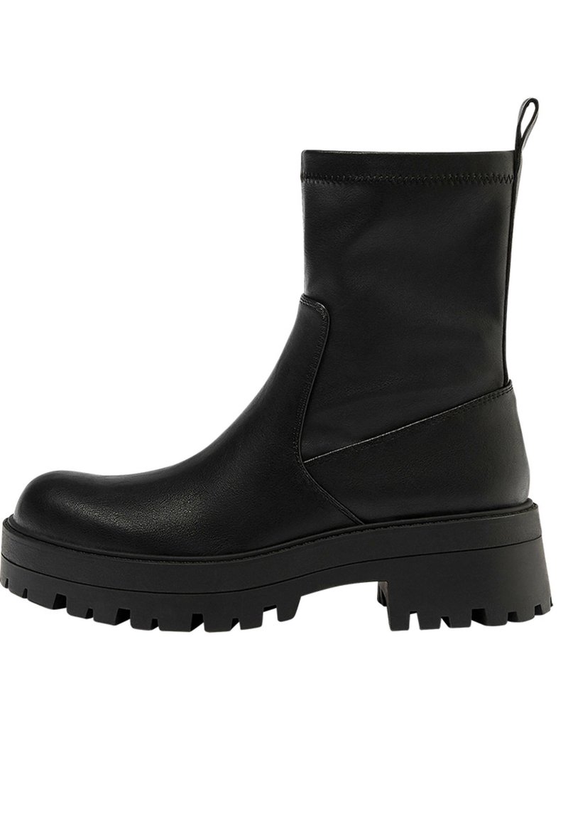 PULL&BEAR Korte laarzen zwart PULL&BEAR Korte laarzen zwart