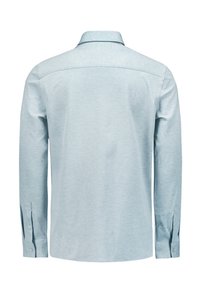 Lichtblauw overhemd met lange mouwen en een gladde textuur, met knoopmanchetten en een gekraagde halslijn. Heeft een achterste schoudernaad en geen zichtbare patronen.