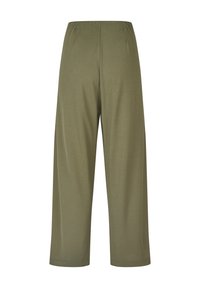 Oliwkowe spodnie w szerokim kroju wykonane z miękkiej tkaniny, z elastycznym pasem i dwoma bocznymi kantami zapewniającymi luźny fason. Prosty, nieskomplikowany design.