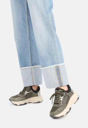 Baskets basses - khaki