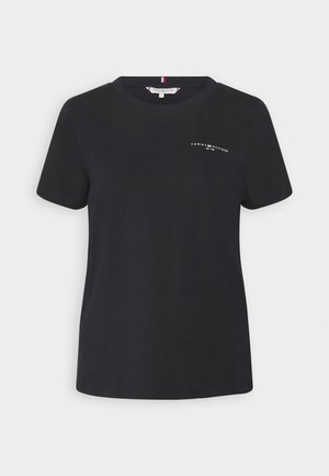 T-shirt en coton noir à manches courtes et encolure ronde. Présente un petit logo blanc sur la poitrine et un accent rayé sur le col.
