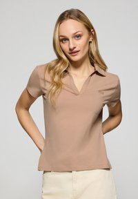 Unselected, light brown