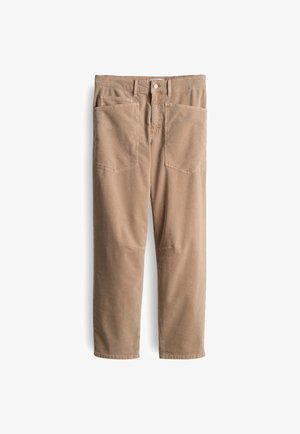 Pantaloni in cotone beige con vestibilità rilassata, dotati di quattro tasche, chiusura con bottone e design a gamba dritta. Tessuto liscio e dettagli minimi.