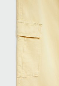 Stradivarius Kapsáče - yellow