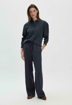 STRAIGHT LEG RELAXED - Trousers - marine