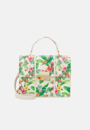 Sac à main floral avec des motifs tropicaux verts et roses, en matériau synthétique blanc, avec des accents en or, une poignée supérieure et une bandoulière réglable.