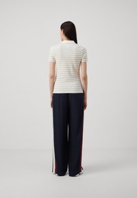 Tommy Hilfiger 1985 SLIM  - Polotričko - ecru/classic beige