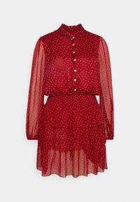 Abito rosso con maniche lunghe e trasparenti e scollatura arricciata. Presenta una chiusura con bottoni sul davanti, gonna a strati e motivo floreale su tutta la superficie.