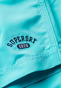 Superdry & Co Peldēšanas šorti - aquamarine blue