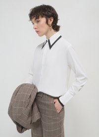 Calliope PROFILI A CONTRASTO - Hemdbluse - bianco lana