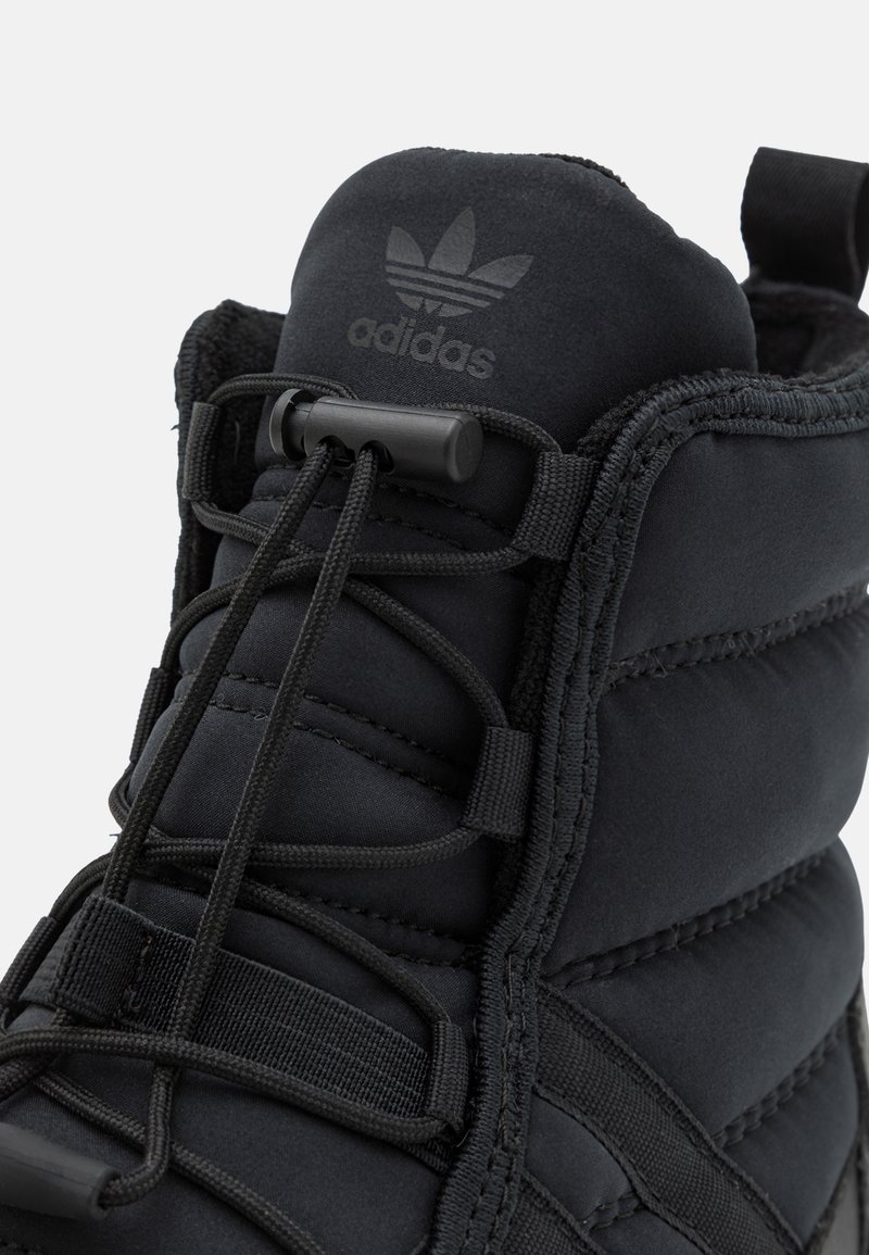 adidas superstar winterized black n white