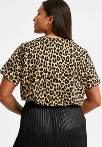 XLNT by Kappahl LEOPARDMÖNSTRAD - Printtipaita - beige