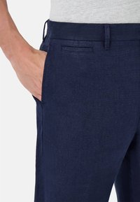Boggi Milano Chino stiliaus kelnės - navy blue