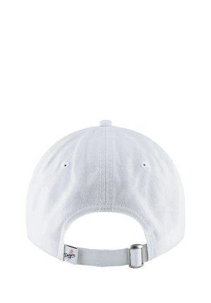 Λευκό καπέλο μπέιζμπολ με λεία υφή υφάσματος. Διαθέτει ρυθμιζόμενο λουράκι στο πίσω μέρος και οπές αερισμού. Σημαντική ετικέτα λογότυπου στο πλάι.