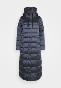 Long manteau matelassé bleu marine avec capuche et cordons noirs, conçu pour une chaleur optimale du corps entier par temps froid.