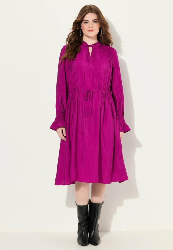 RUFFLE COLLAR LONG SLEEVE - Freizeitkleid - berry