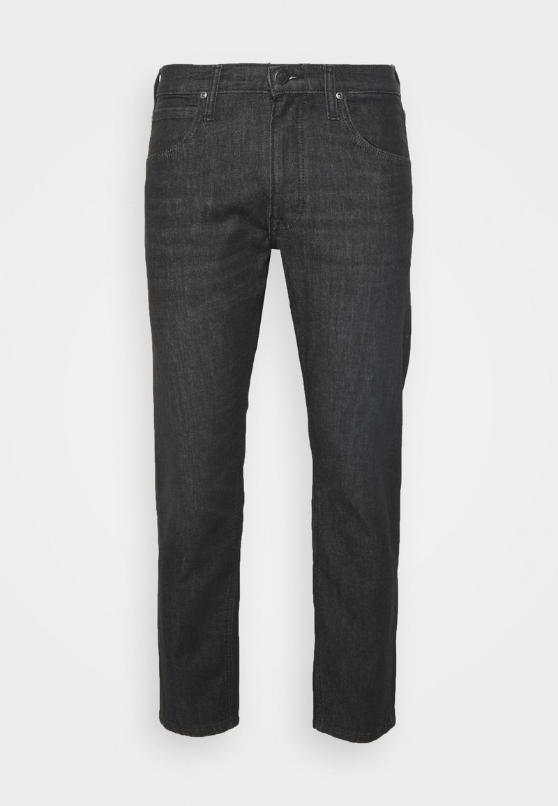 Calças de ganga pretas com corte reto, design de cinco bolsos e acentos em metal. O tecido tem uma ligeira textura.