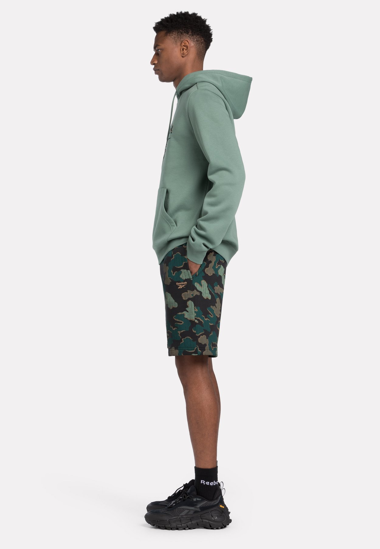 IDENTITY MOTION CAMO