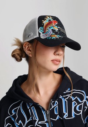 Ed Hardy, UNISEX EMBROIDERED 1971 KOI FISH 5 PANEL - Cap - black