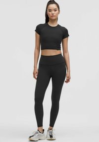lululemon SWIFTLY TECH CROPPED SHORT SLEEVE 2.0 - Camiseta básica - black black