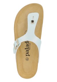 Vit-blå tångsandal med en platt korksula, som har en silverfärgsk spänne och logotyp präglad på innersulan. Slät läderrem.
