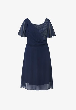 Granatowa sukienka z półprzezroczystymi, falbankowymi rękawami i teksturowanym wierzchem w partii biustu. Rozkloszowany dół z gładkim, płynącym fasonem. Miękka tekstura tkaniny.