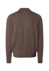 Jersey marrón de punto, de mangas largas, con dobladillo y puños acanalados. Textura suave con escote de cuello redondo y diseño de hombros sin costuras.