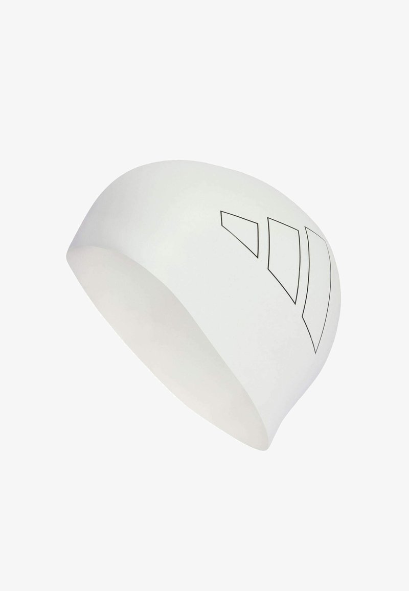 Gorro de natación blanco con textura suave y brillante, y acentos geométricos negros en un lado. Diseñado para un rendimiento aerodinámico en el agua.