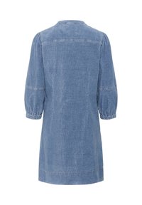 Denimpuku, vaalean sininen, lyhyet puff-hihat, rypytetyt hihansuut, suora leikkaus, takasauman yksityiskohta, pehmeä tekstuuri, polven pituinen.