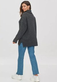 Makadamia - Sweter