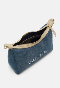 Valentino Bags SPECIAL LEITH  - Kézitáska - denim/multi