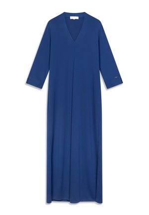 Vestido azul largo con escote en V, hecho de tela suave. Presenta mangas tres cuartos con puño. Diseño simple y recto, sin patrones ni adornos.