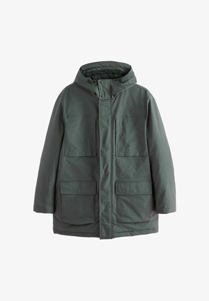 Parka giacca verde isolata con cappuccio, quattro tasche frontali e chiusura con zipper, realizzata in un materiale liscio e resistente all'acqua.