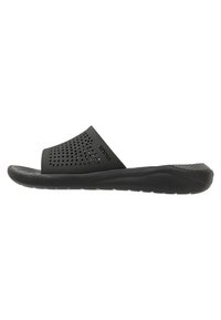Crocs LITERIDE SLIDE UNISEX - Sandalias planas - black/slate
