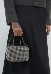Calliope STRASS  - Pochette - nero